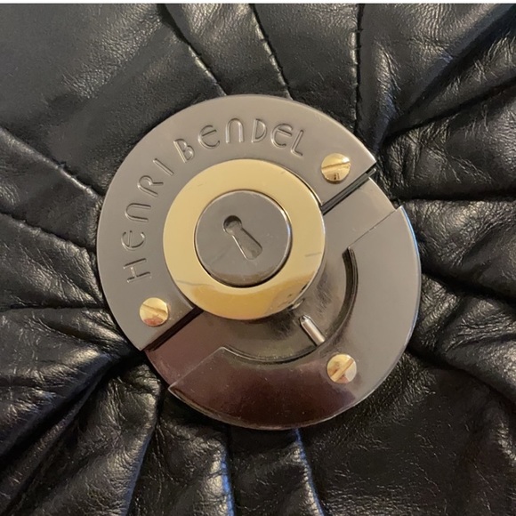 Henri Bendel✨Push Lock convertible clutch/crossbody - Picture 3 of 10